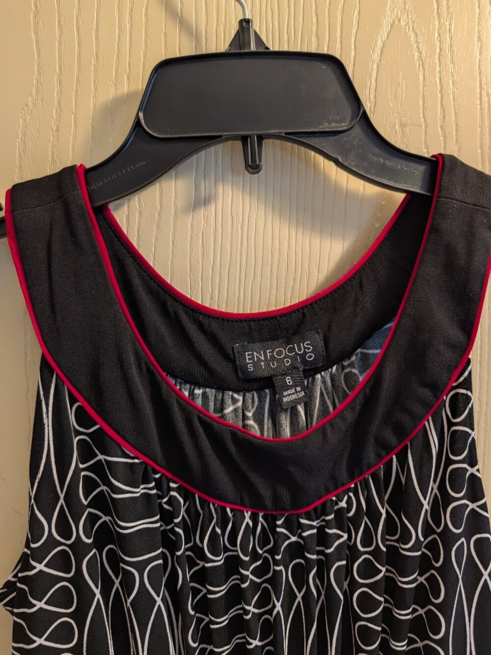 Enfocus Studio Black & White w/Red Trim Polyester/Spandex - Size 6 - Picture 5 of 5